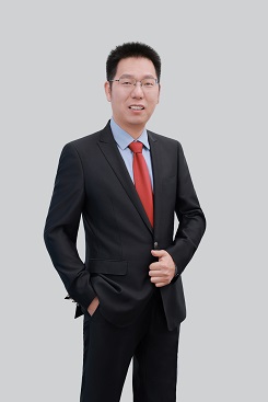 余林辉形象照.jpg