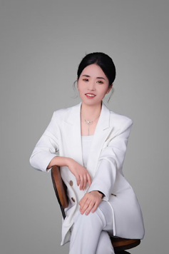 刘迎娜形象照.jpg