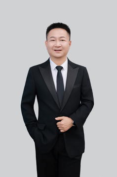 4.雒晓鹏形象照.jpg